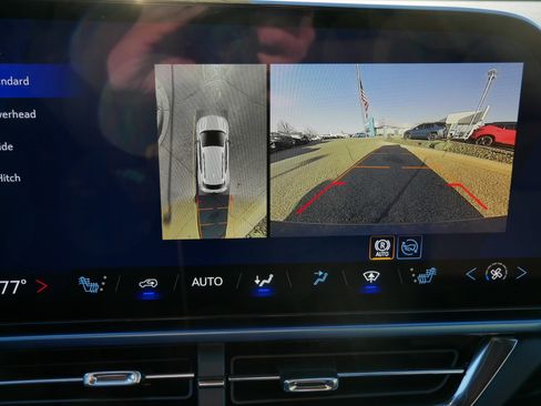 New 2026 Chevrolet Equinox EV LT image 10