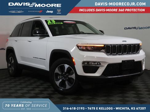 Used 2023 Jeep Grand Cherokee 4WD 4xe image 1