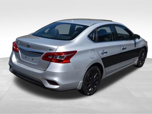 Used 2018 Nissan Sentra SV w/ Premium Package (P01) FWD image 9