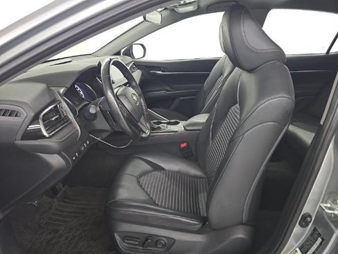 Used 2023 Toyota Camry SE w/ Cold Weather Package FWD image 7