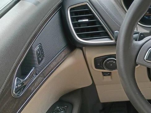 Used 2018 Lincoln MKX Reserve AWD/4WD image 10