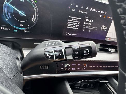 Used 2025 Kia Sportage SX Prestige image 29