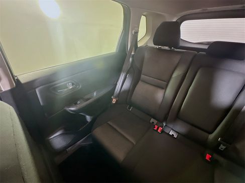 Used 2024 Nissan Rogue SV image 12