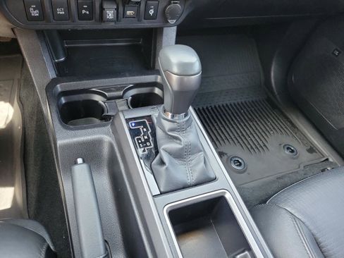 Used 2023 Toyota Tacoma TRD Off-Road w/ TRD Premium Off Road Package AWD/4WD image 30