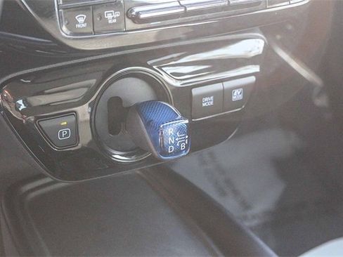 Used 2021 Toyota Prius LE w/ Carpet Mat Package (TMS) image 27