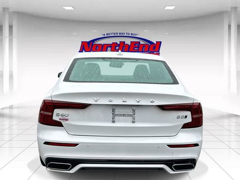 Used 2022 Volvo S60 B5 Inscription image 4