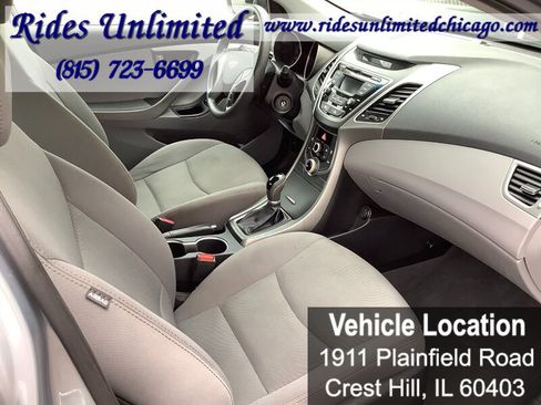 Used 2015 Hyundai Elantra SE FWD image 17