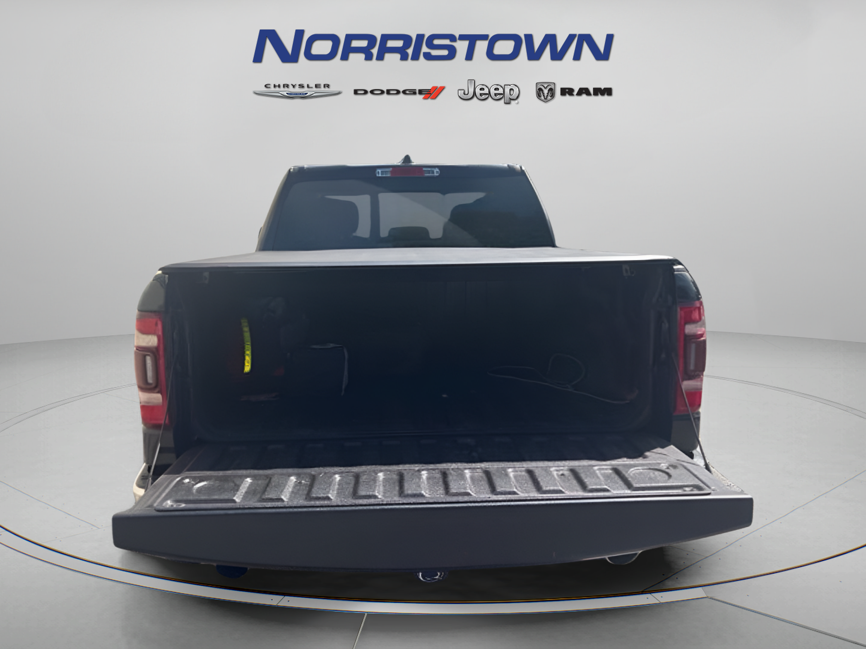 Used 2019 RAM 1500 Laramie AWD/4WD image 5