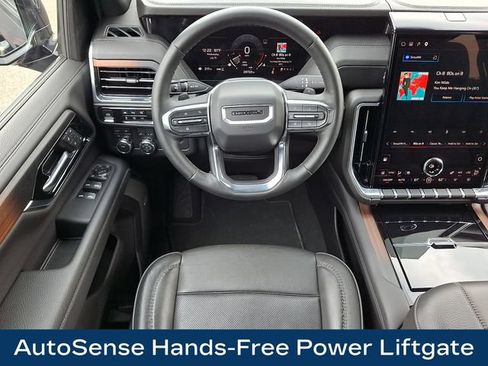Used 2025 GMC Yukon XL Denali AWD/4WD image 3