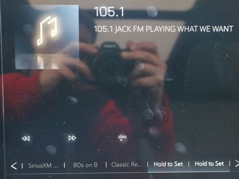 Used 2024 GMC Acadia AT4 w/ Luxury Package image 20