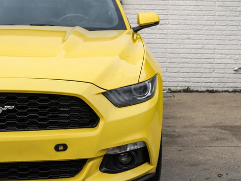 Used 2016 Ford Mustang Premium image 41