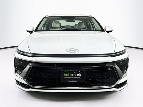 Used 2025 Hyundai Sonata SEL FWD image 2