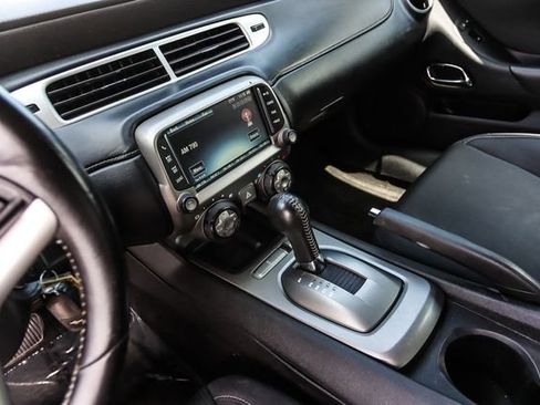 Used 2015 Chevrolet Camaro LT RWD image 19