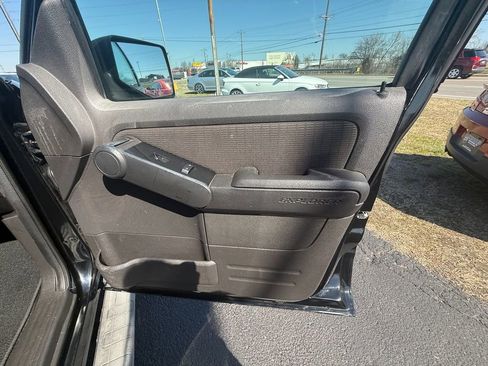 Used 2010 Ford Explorer Sport Trac XLT image 22