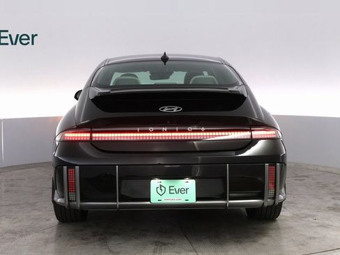 Used 2024 Hyundai Ioniq 6 Limited image 13