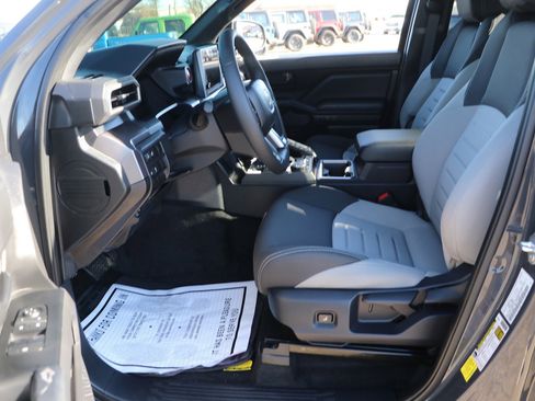 Used 2025 Toyota Tacoma PreRunner w/ TRD Prerunner Upgrade Package image 13