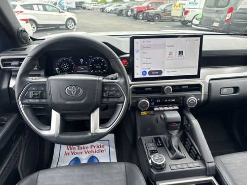 Used 2025 Toyota 4Runner TRD Off-Road Premium AWD/4WD image 14