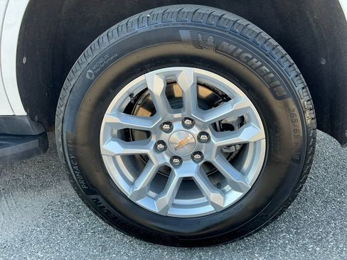 Used 2025 Chevrolet Tahoe LT image 18