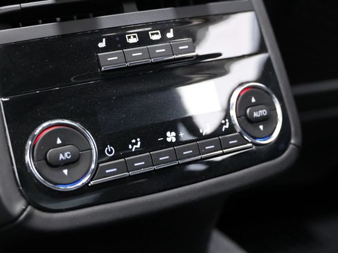 Used 2022 Maserati Quattroporte Trofeo RWD image 60