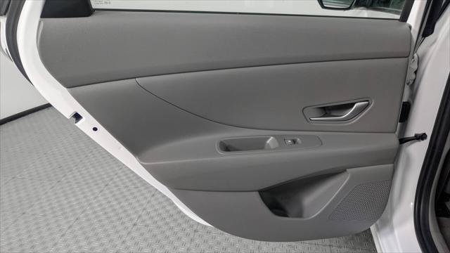 Used 2025 Hyundai Elantra Sport FWD image 16