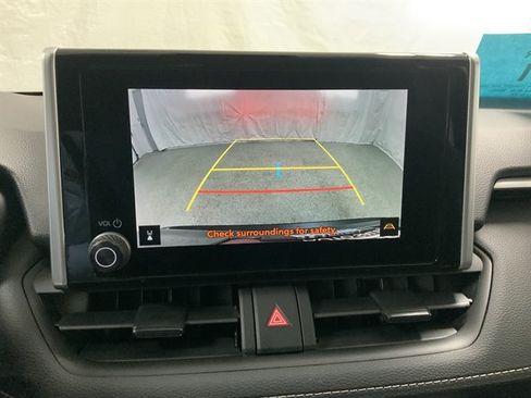 Used 2023 Toyota RAV4 LE AWD/4WD image 30