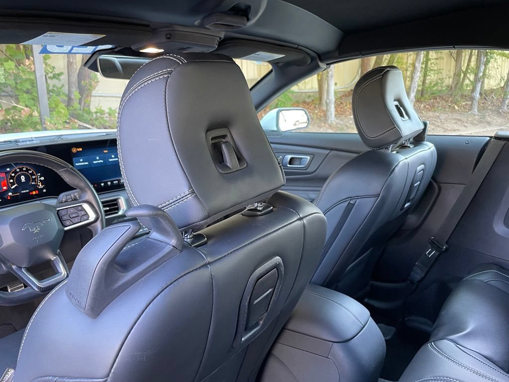 Used 2025 Ford Mustang Premium RWD image 26