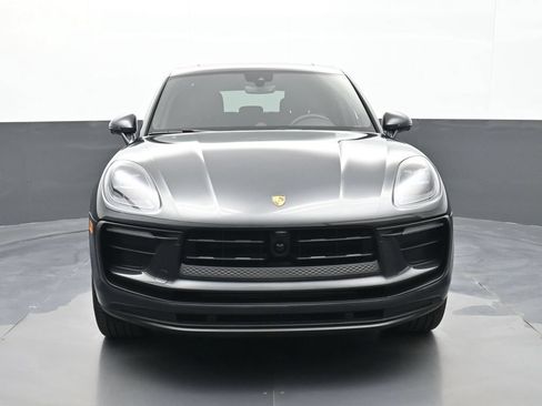 Certified 2025 Porsche Macan AWD/4WD image 25