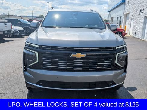 Used 2025 Chevrolet Suburban High Country AWD/4WD image 2