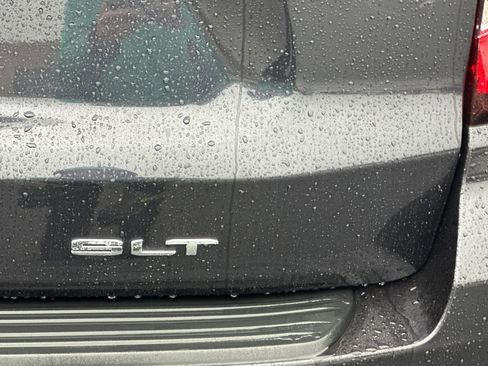 Used 2024 GMC Yukon XL SLT image 50