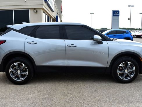 Used 2023 Chevrolet Blazer LT AWD/4WD image 2