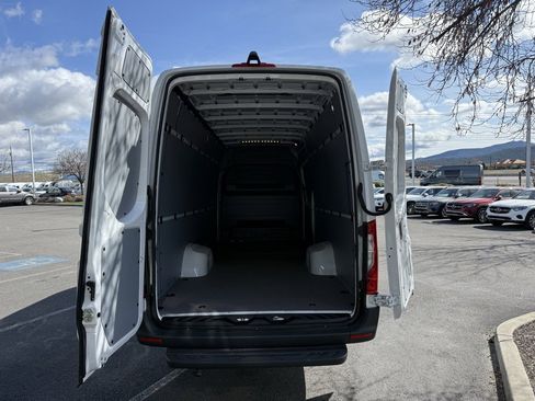 New 2025 Mercedes-Benz Sprinter 3500 image 10