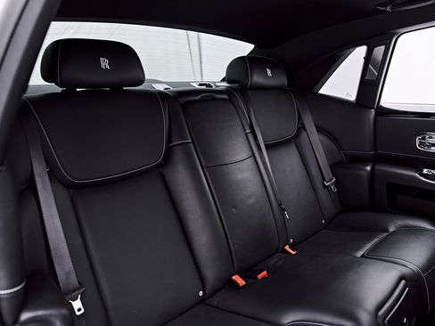 Used 2018 Rolls-Royce Ghost RWD image 54