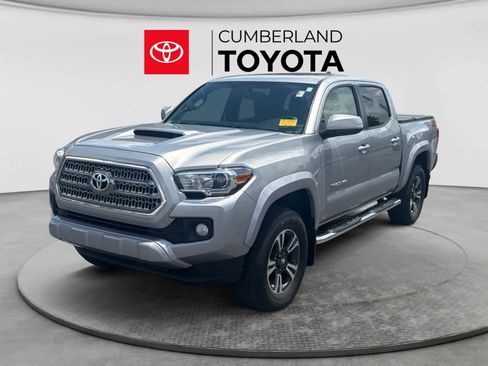 Used 2017 Toyota Tacoma TRD Sport w/ Premium & Technology Package AWD/4WD image 1