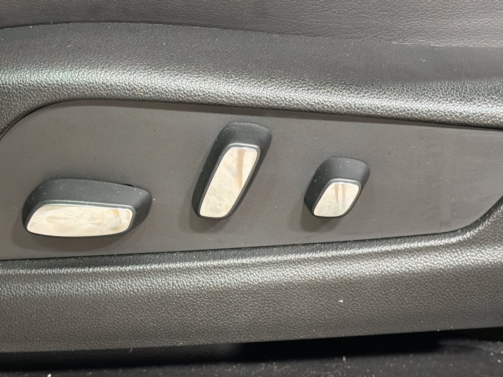 Used 2025 Cadillac XT5 Premium Luxury FWD image 24