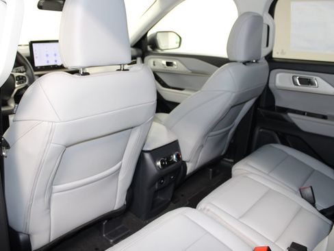 New 2026 Ford Explorer Active w/ Active Comfort Package RWD image 25