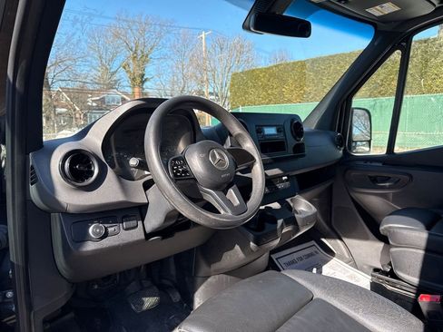 Used 2019 Mercedes-Benz Sprinter 2500 w/ Driver Convenience Package image 15