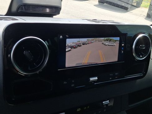 Used 2025 Mercedes-Benz Sprinter 2500 image 17