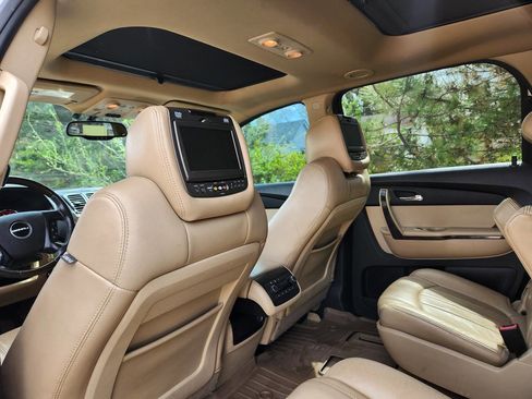 Used 2012 GMC Acadia Denali image 21