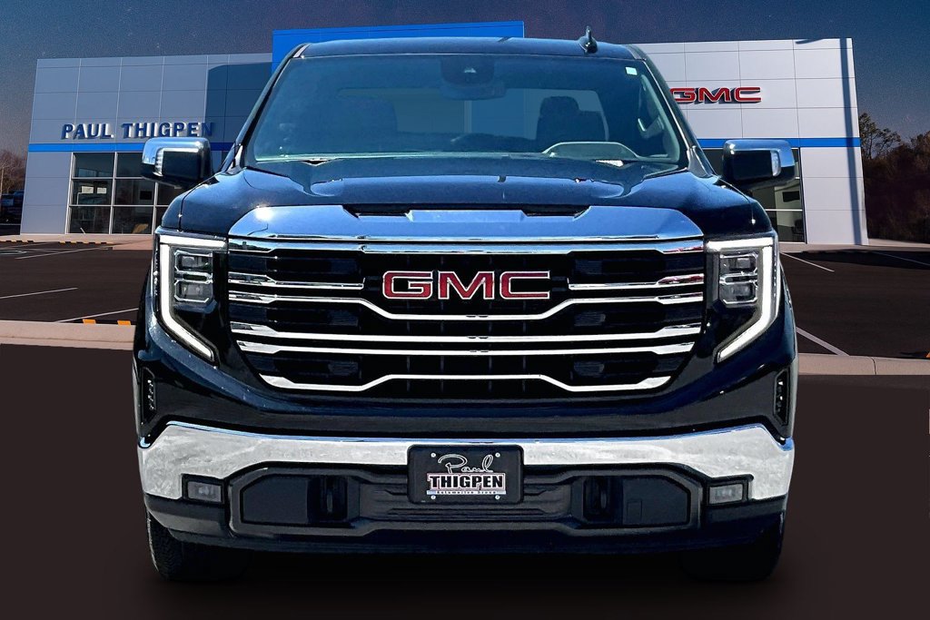 Used 2023 GMC Sierra 1500 SLT AWD/4WD image 2