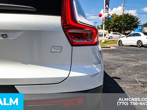 Used 2022 Volvo XC40 P8 Recharge Ultimate image 18