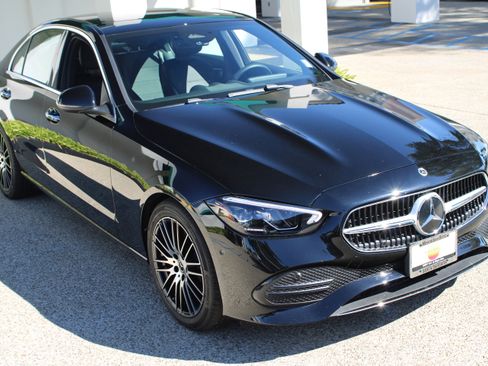 Used 2025 Mercedes-Benz C 300 Sedan image 9