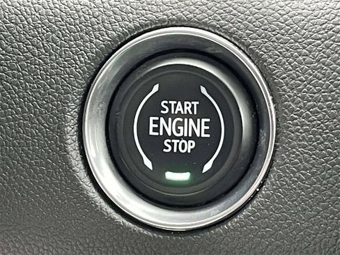 Used 2024 GMC Acadia Elevation image 29