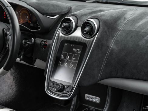 Used 2017 McLaren 570S image 9