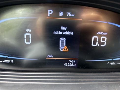 Used 2024 Hyundai Venue SEL image 21