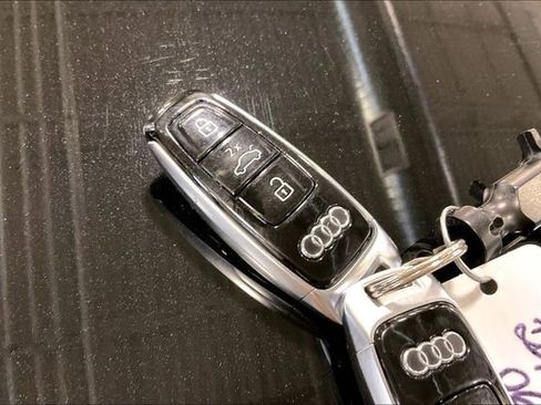 Used 2023 Audi e-tron Premium w/ Convenience Plus Package AWD/4WD image 11