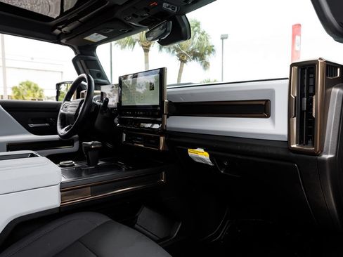 Used 2025 GMC Hummer EV 2X AWD/4WD image 14