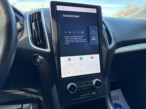 Used 2024 Ford Edge Titanium image 25