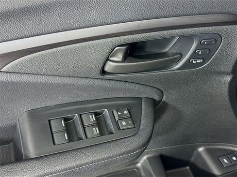 Used 2025 Honda Passport EX-L image 17