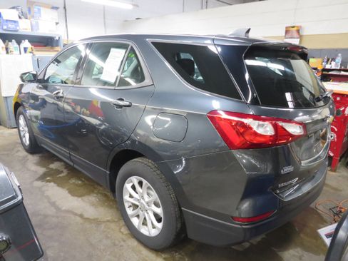 Used 2019 Chevrolet Equinox LS image 3