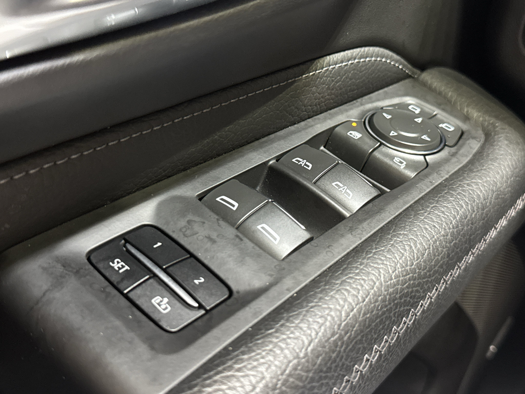 Used 2024 GMC Yukon Denali AWD/4WD image 36